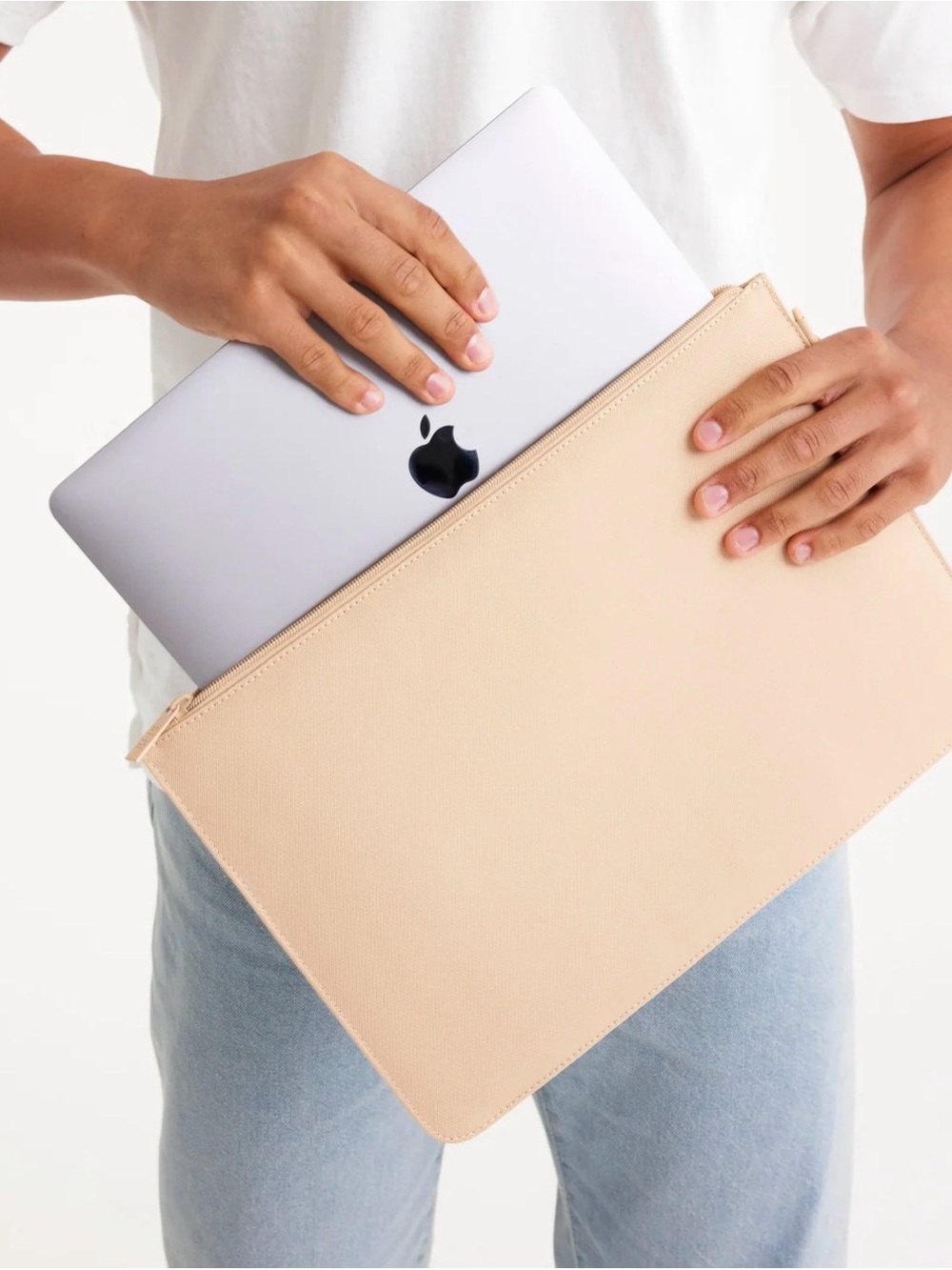 NWT - BEIS The Beisics Laptop Case in Beige